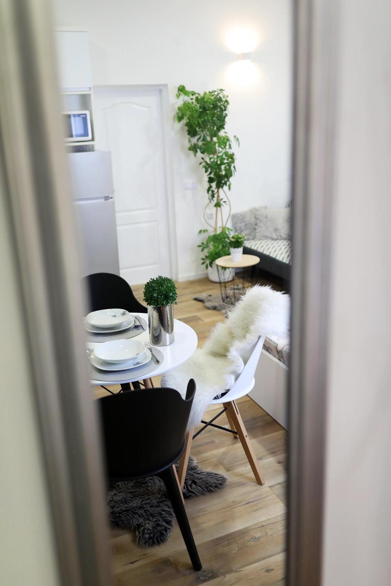 Studio Apartman Summer Flower Zara Esterno foto