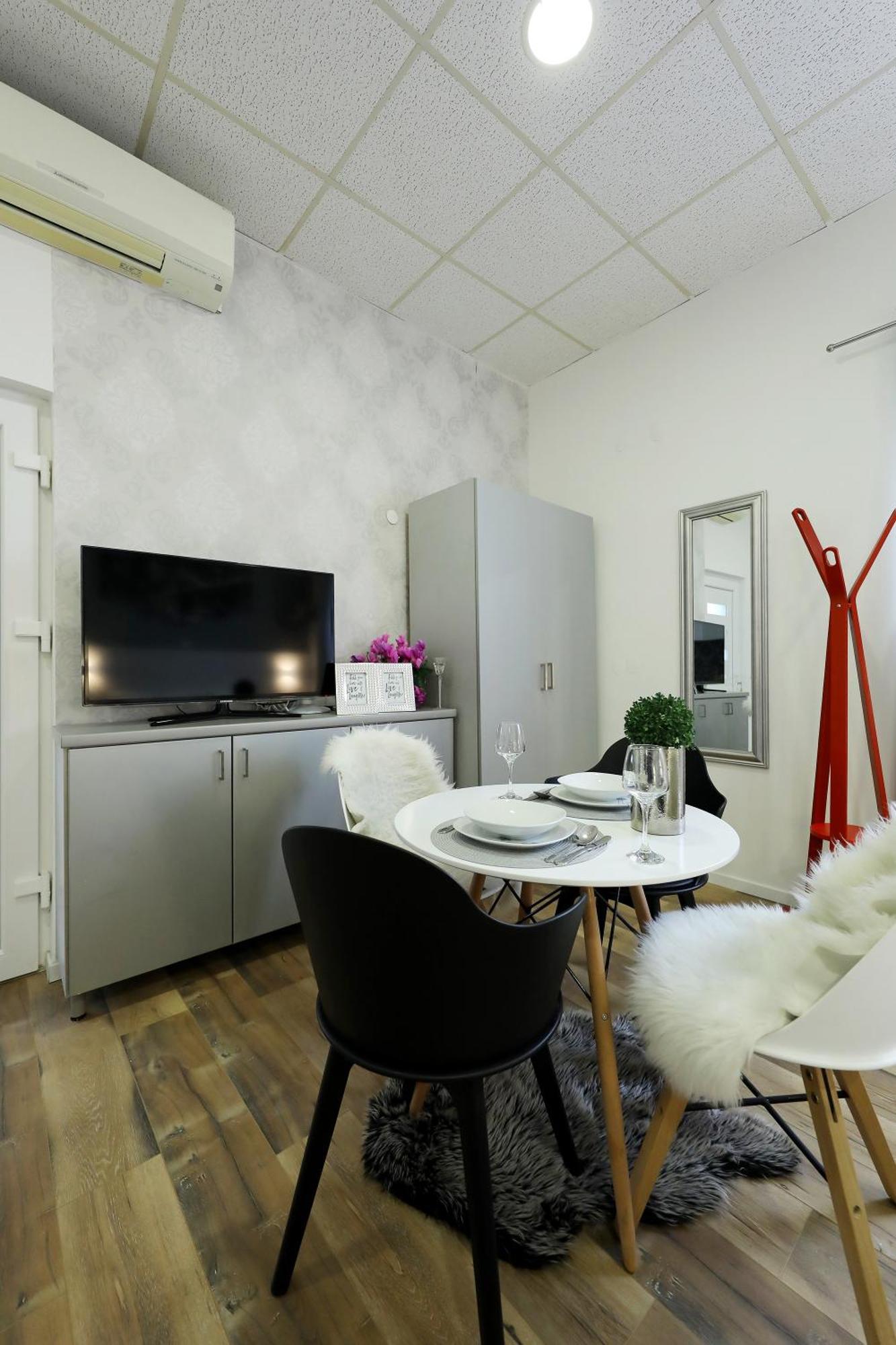 Studio Apartman Summer Flower Zara Esterno foto