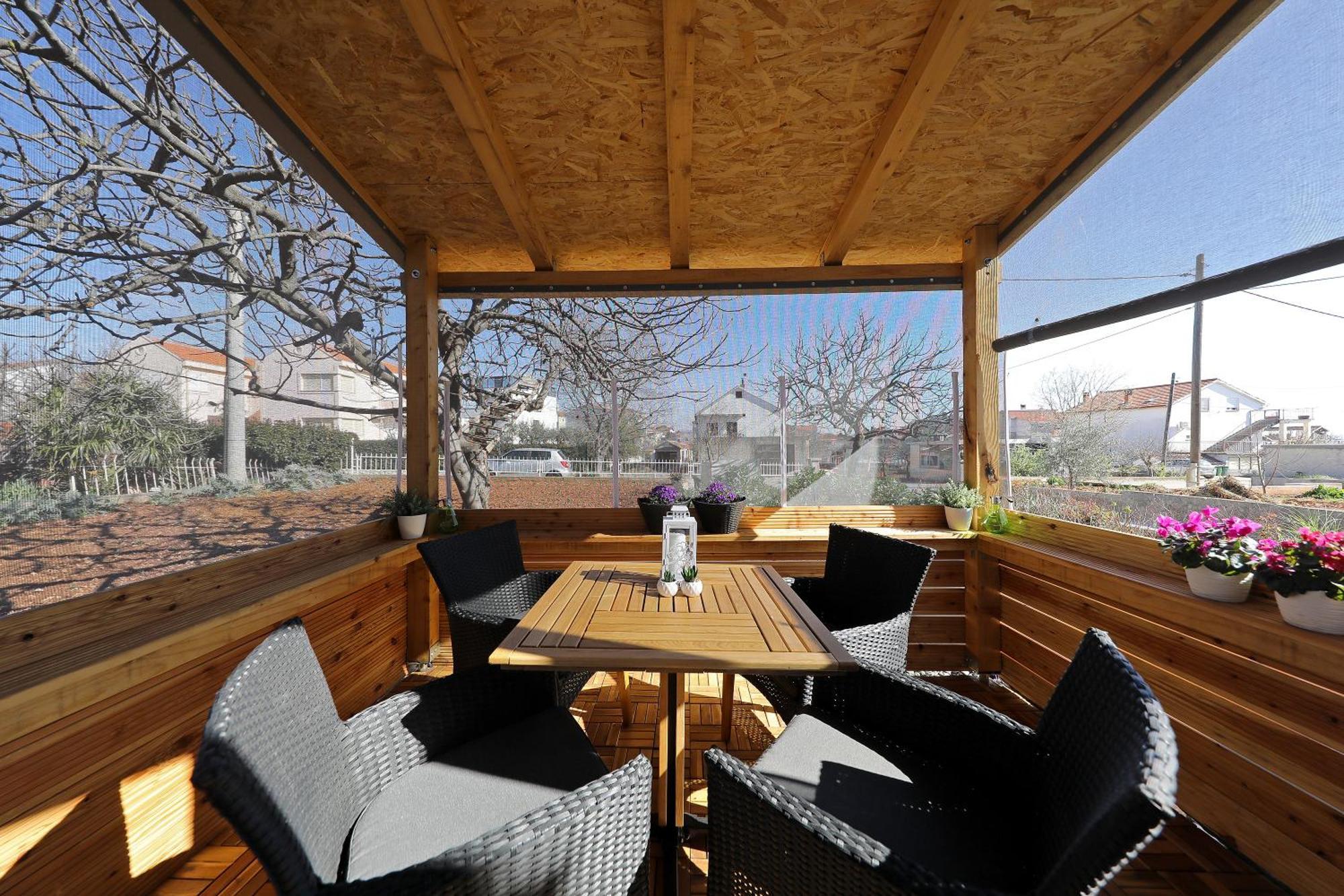 Studio Apartman Summer Flower Zara Esterno foto