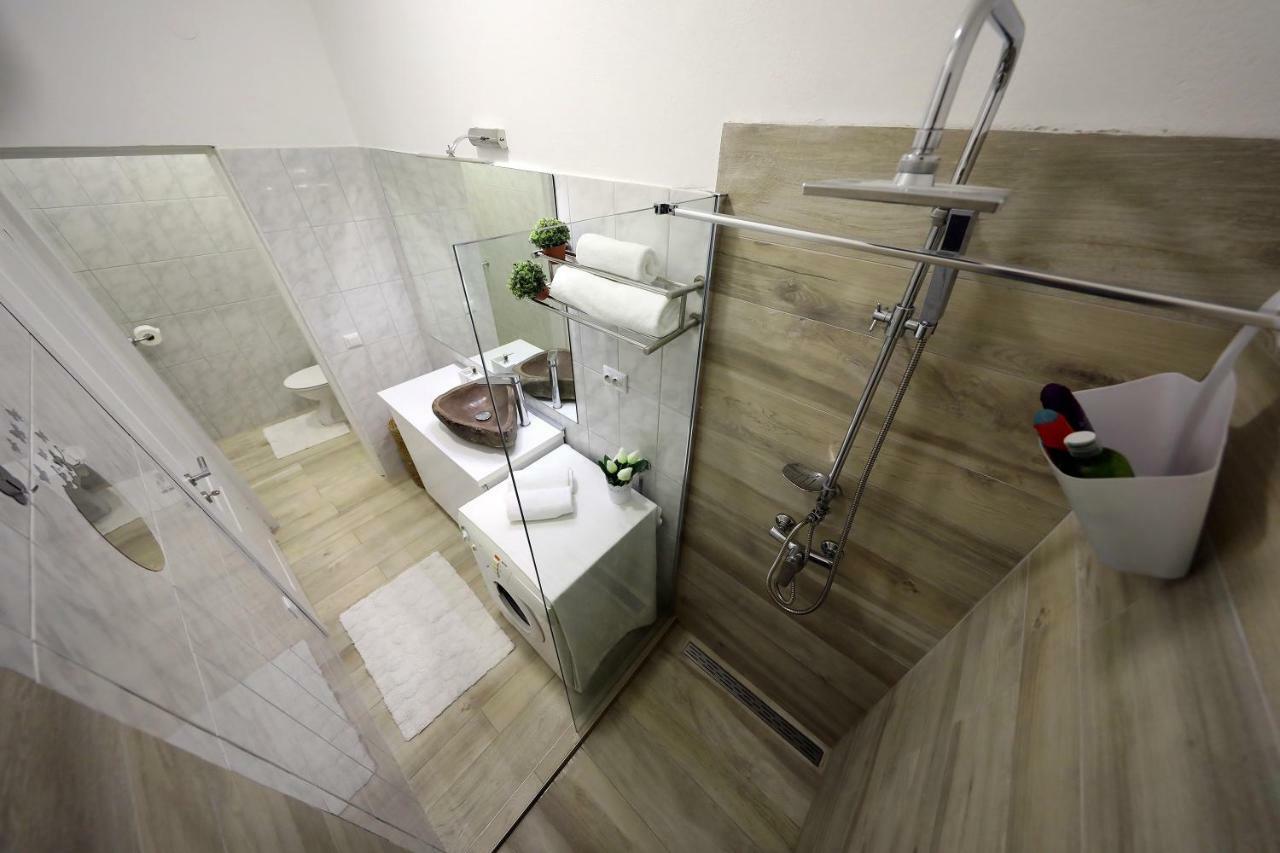 Studio Apartman Summer Flower Zara Esterno foto