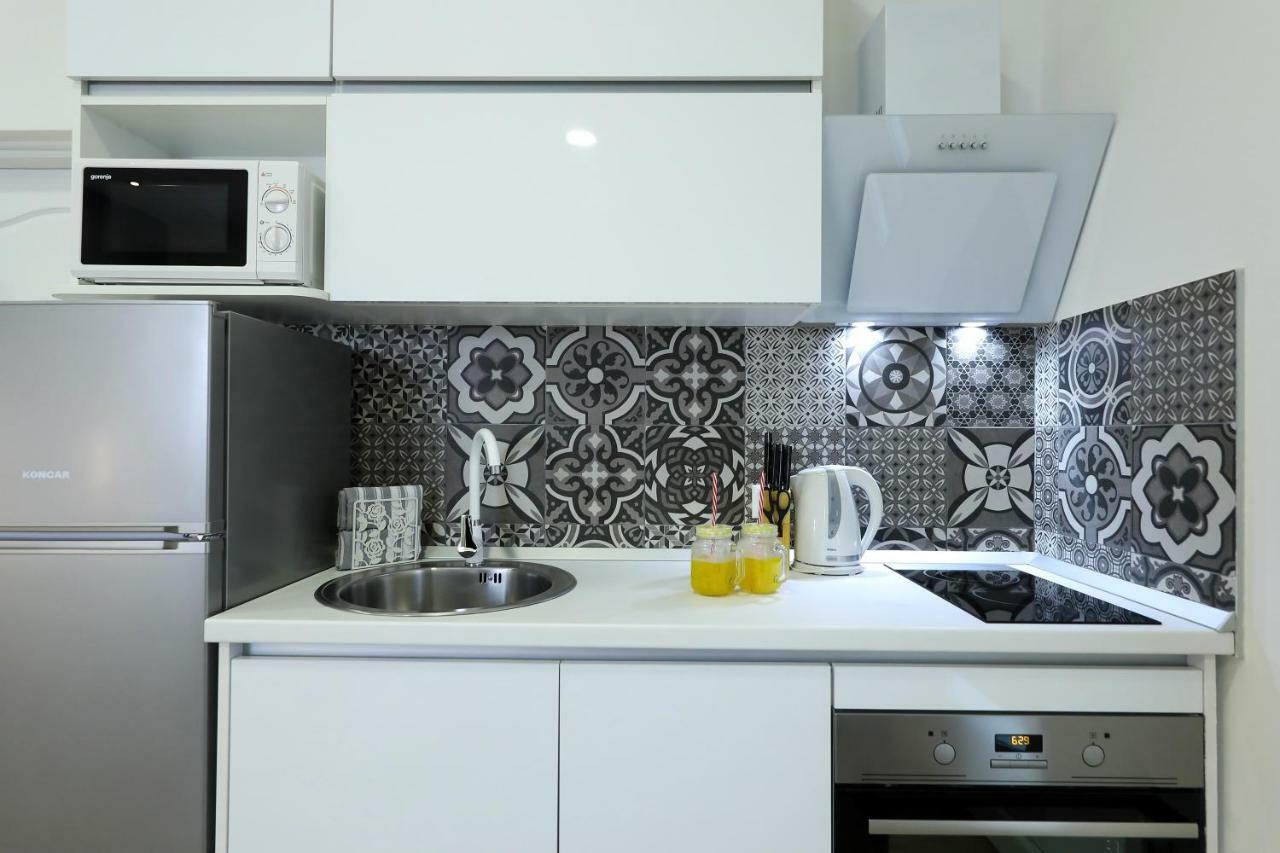 Studio Apartman Summer Flower Zara Esterno foto
